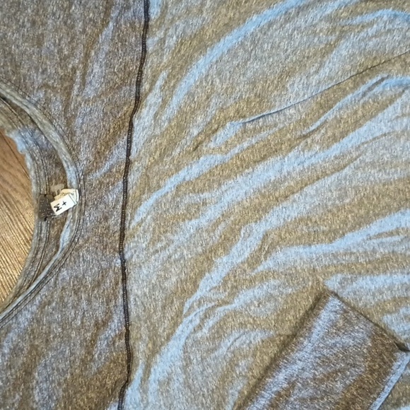 We The Free Two Tone Grey Oversized Loose Fit long Sleeve Crop Top PPPP - Picture 2 of 8